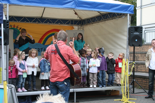 gal/2010/2010 Saitentwist Weltkindertag Essen Borbeck 20.09. AK -Bochold/2010 Saitentwist Weltkindertag Borbeck AK Bochold 20.09. 142.jpg